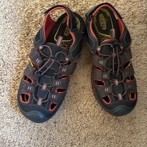 Keen Men’s  Outdoor Hiking Sandal Waterproof Size 11.5
